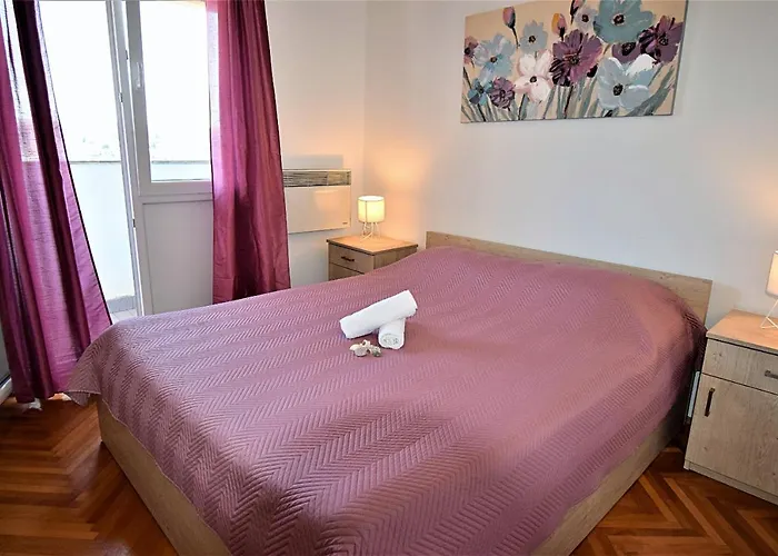 Corner * זאדאר